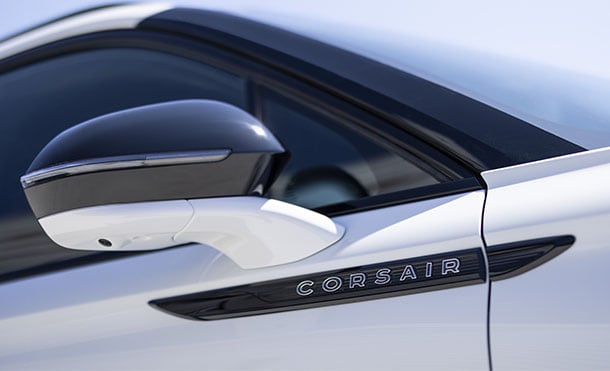 Lincoln Corsair 2024, la SUV Compacta de Lujo con Espejos Laterales con Plegado Automático