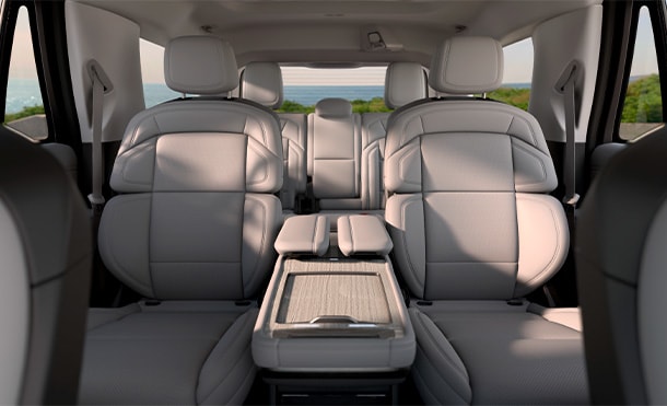 Lincoln Navigator 2025, available in Puerto Rico, is made with premium materials