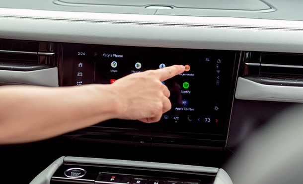 Lincoln Navigator 2025 offers a connectivity service, compatible with Alexa for virtual assistance